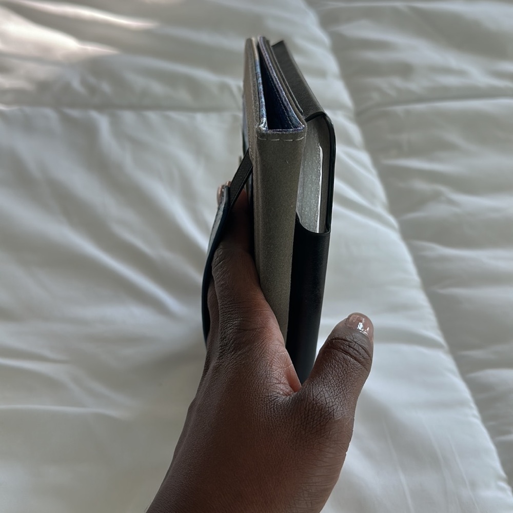 Kindle Protective Stand Case - Picture 4 of 5